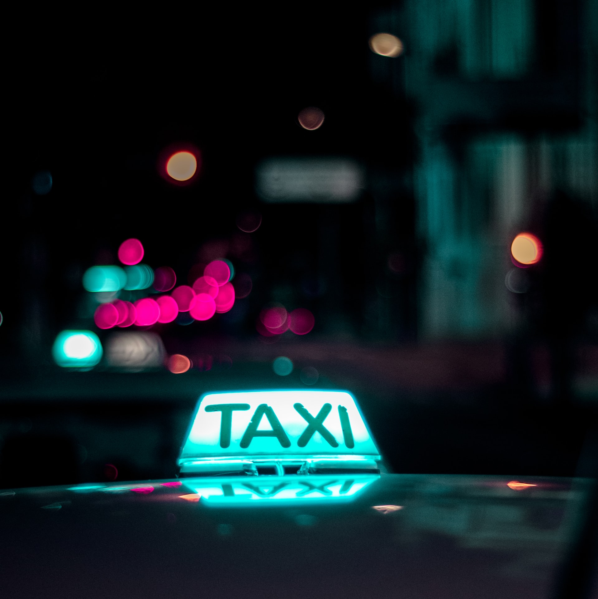 Als autorijden je grootste passie is: de beste voorbereiding om je eigen taxibedrijf te starten vind je hier